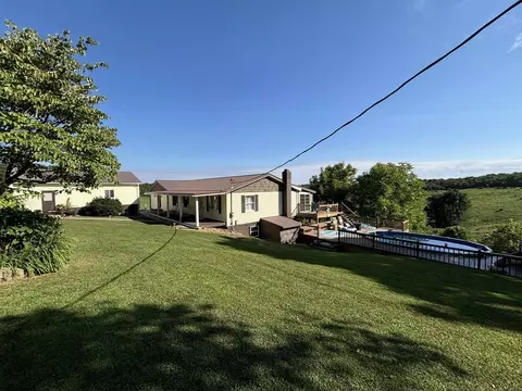 462 Jonestown Mt Liberty Rd, Philippi, WV 26416