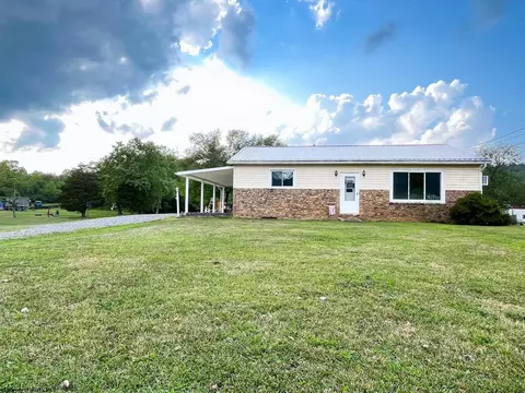 2577 Hood Ave, Shinnston, WV 26431