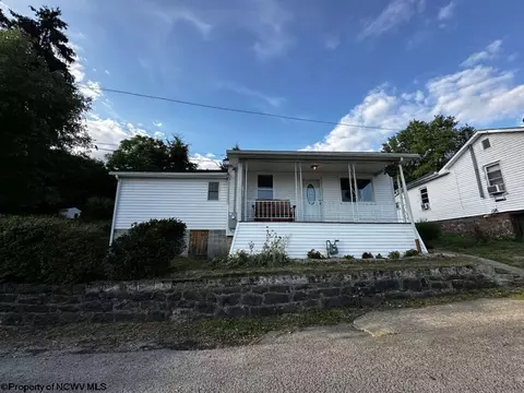 125 E Long St, Grafton, WV 26354