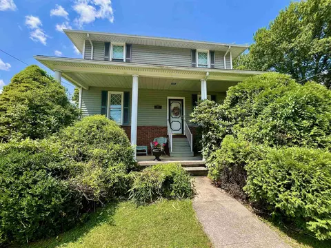 402 S Main St, Masontown, WV 26542