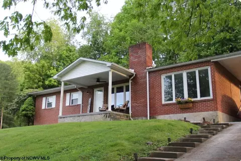 273 Dayton Park Rd, Philippi, WV 26416