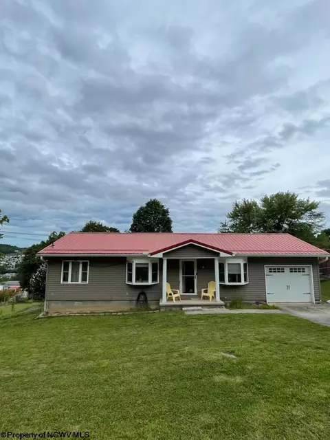 124 E Hillview Dr, Morgantown, WV 26508