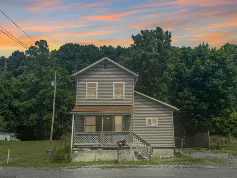 3387 Earl L Core Rd, Morgantown, WV 26508