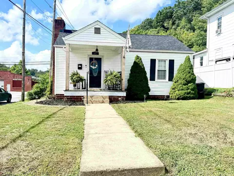 535 Center Ave, Weston, WV 26452