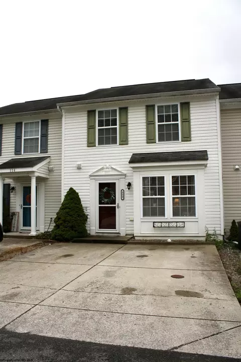 112 Park Place Dr, Morgantown, WV 26508