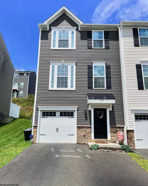 233 Stonehurst Dr, Morgantown, WV 26501