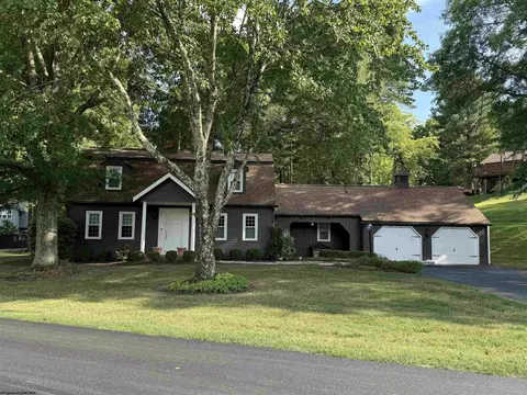 65 Saint James Dr, Clarksburg, WV 26301