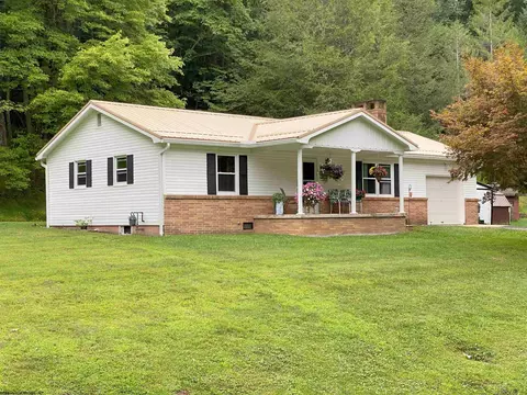 144 Davis Elkins St, Elkins, WV 26241