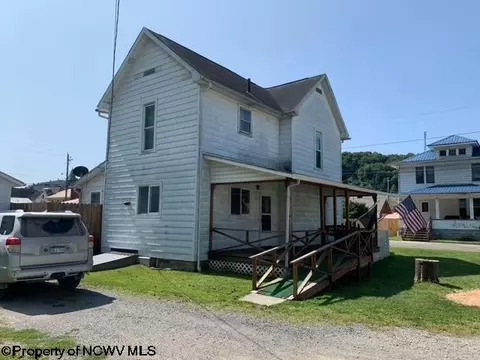 164 N High St, Philippi, WV 26416