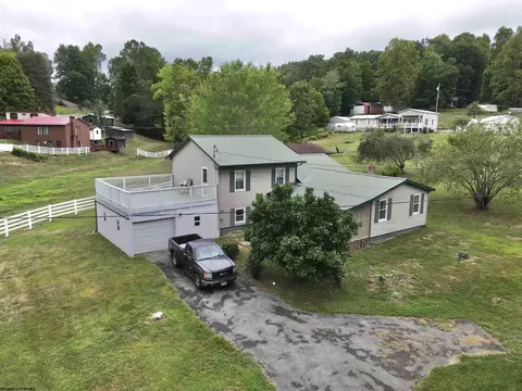 149 Curry Ridge Rd, Napier, WV 26631