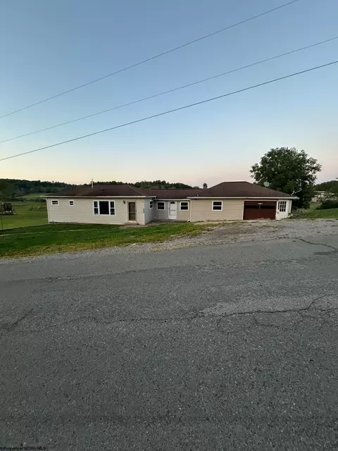 254 Centerville Rd, Rock Cave, WV 26234