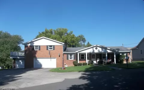 314 Vernon Ave, Elkins, WV 26241
