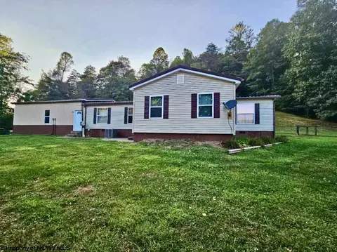 1069 Rinehart Rd, Wallace, WV 26448