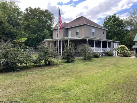 166 Peora Rd, Shinnston, WV 26431