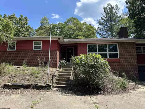 88 Woodlyn Dr, Weston, WV 26452