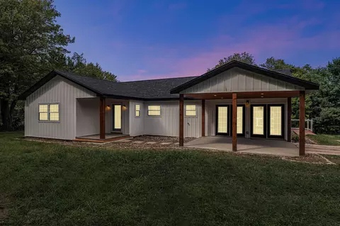 30 Snake Hill Rd, Morgantown, WV 26508