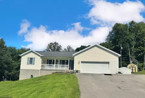 67 Glady Creek Dr, Fairmont, WV 26554