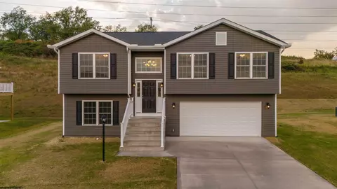 141 Summits Rdg, Morgantown, WV 26508