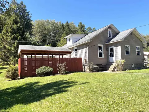 117 Sanders St, Terra Alta, WV 26764