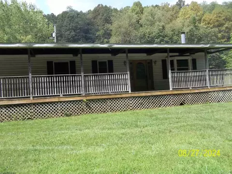 924 Big Indian Run Rd, Mannington, WV 26582