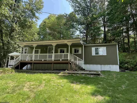 105 Summertime Dr, Montrose, WV 26283