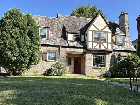 110 Court Ave, Weston, WV 26452