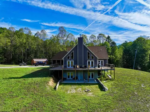 1899 Alice Rd, Coxs Mills, WV 26342
