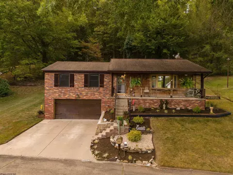 7012 Kanawha Farm Cir, Charleston, WV 25312