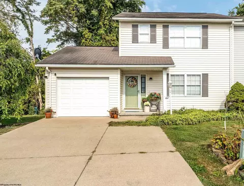 4047 Pinehurst Dr, Morgantown, WV 26505