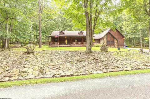 159 Windflower Dr, Terra Alta, WV 26764