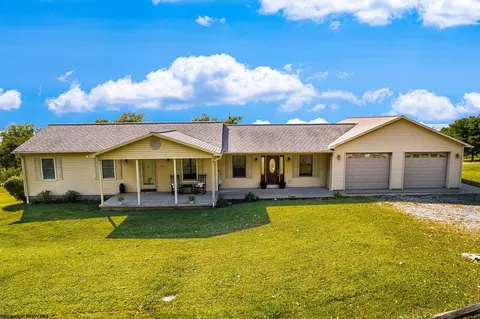 966 Breakiron Hill Rd, Morgantown, WV 26508