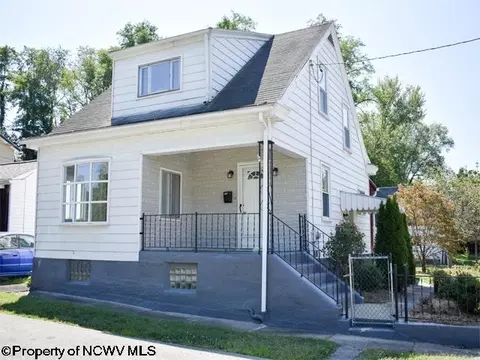 15 Trump Ave, Uniontown, PA 15401