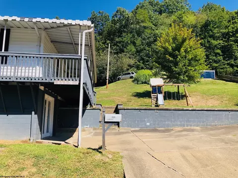 Exterior - 151 12 Valley St, Salem, WV 26426 photo 1 of 5