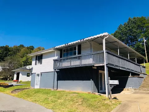 151 12 Valley St, Salem, WV 26426
