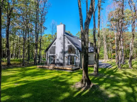 235 Betony Ln, Terra Alta, WV 26764