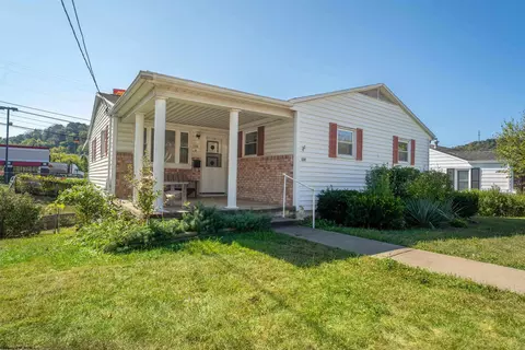 139 W First St, Westover, WV 26501