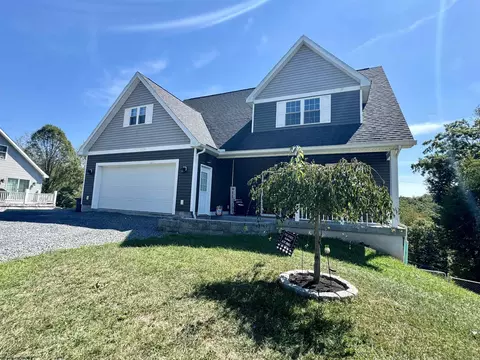 140 Lakeview Dr, Fairmont, WV 26554