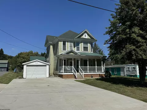205 Florence St, Lumberport, WV 26386