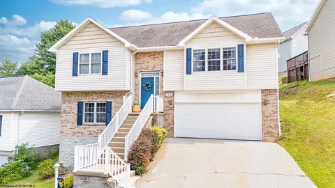 105 Antietam Dr, Morgantown, WV 26508