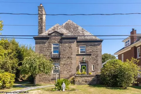 223 Carr Ave, Clarksburg, WV 26301