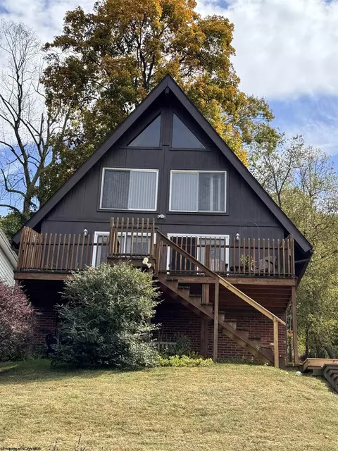 930 Maple Lake Rd, Bridgeport, WV 26330