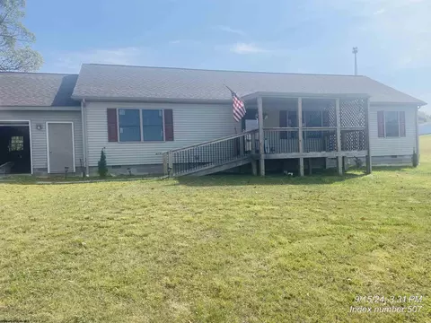 135 Apple Gate Ln, Buckhannon, WV 26201