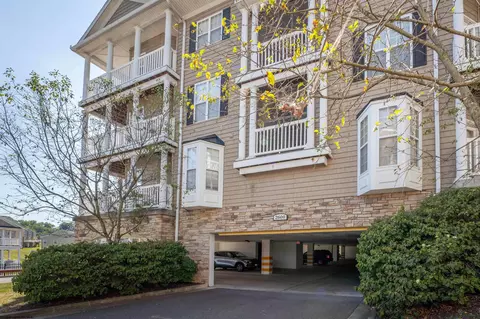 2612 Suncrest Vlg, Morgantown, WV 26505