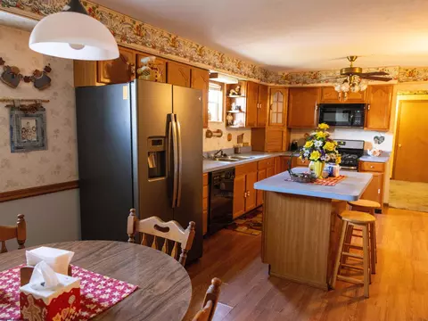 Kitchen - 542 Cardinal Dr, Elkview, WV 25071 photo 1 of 2
