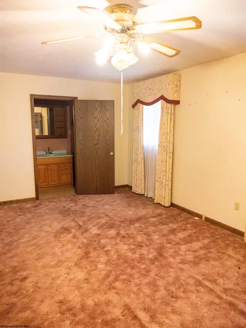 Bedroom - 542 Cardinal Dr, Elkview, WV 25071 photo 3 of 6