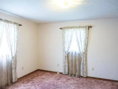 Bedroom - 542 Cardinal Dr, Elkview, WV 25071 photo 6 of 6