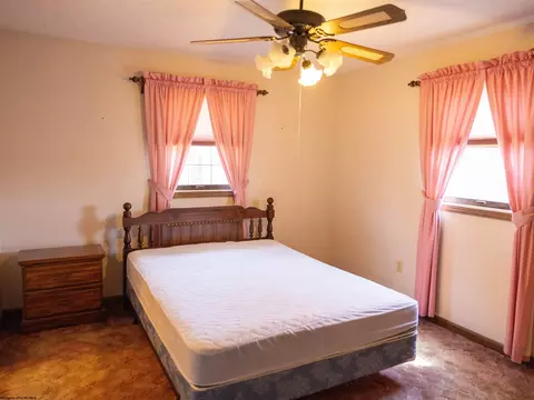 Bedroom - 542 Cardinal Dr, Elkview, WV 25071 photo 4 of 6