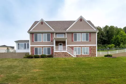 1409 Jamestown Dr, Morgantown, WV 26508