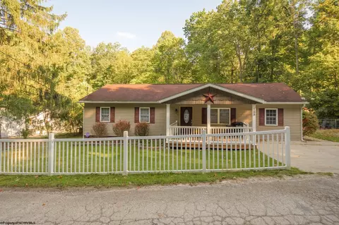 188 Buckingham Rd, Morgantown, WV 26508