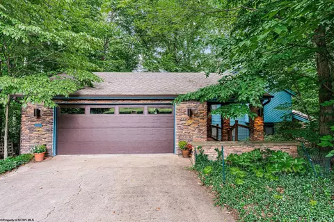 2315 Lakeside Ests, Morgantown, WV 26508